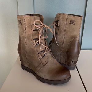 NWT Sorel Joan of Arc Wedge II, size 8